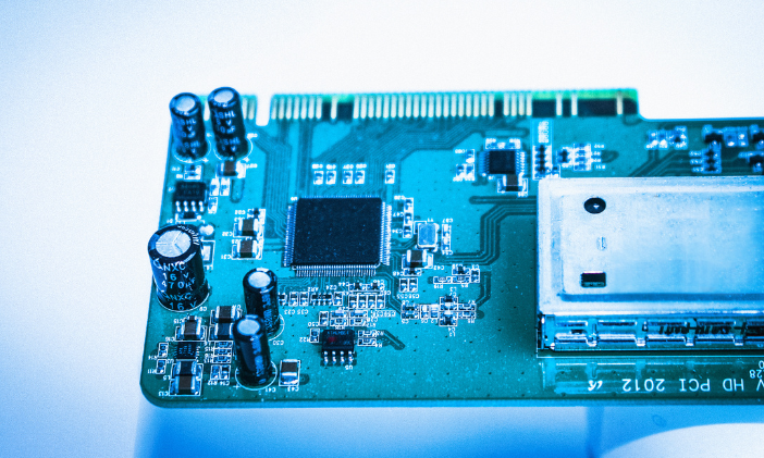 半导体需求推动电子化学品增长