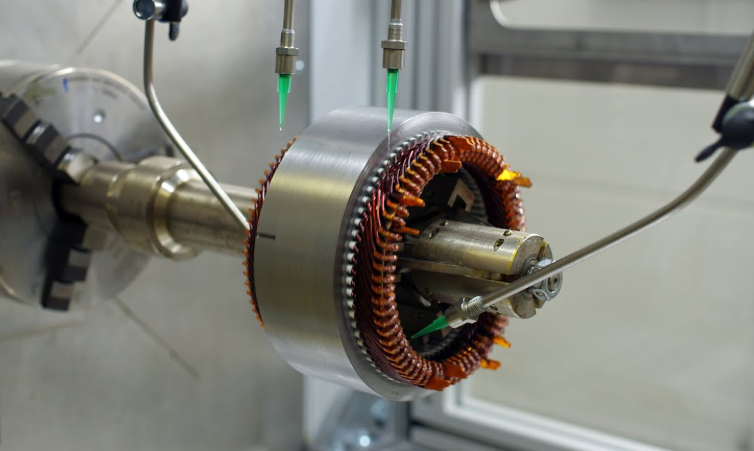 发电机: 发电机: