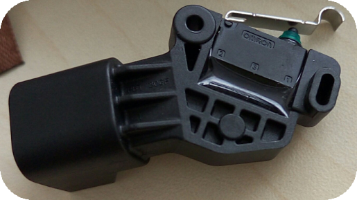 PBT壳体内局部灌封