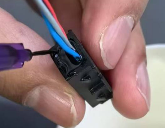 汽车开关线束固定 汽车开关线束固定